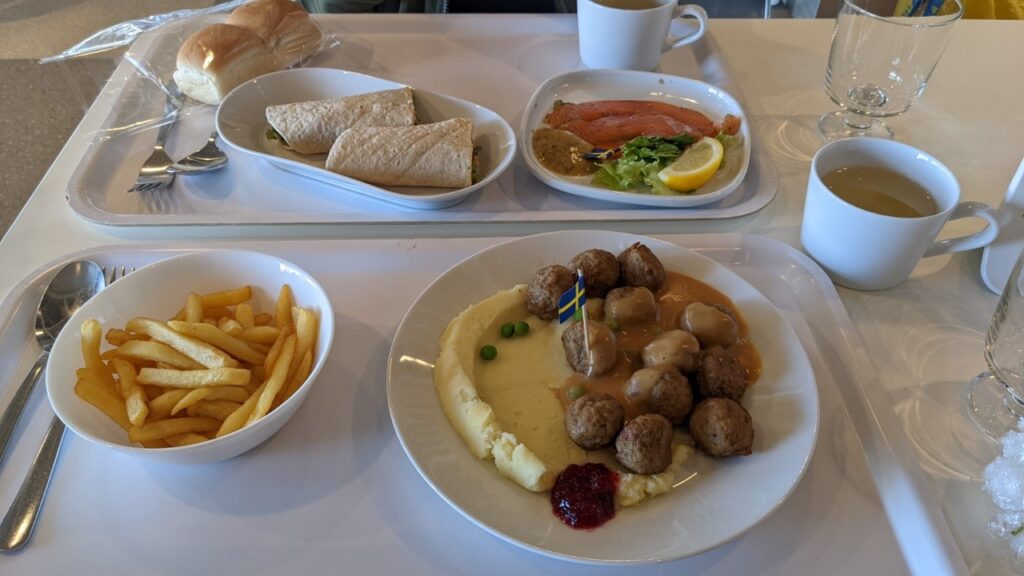 IKEAレストランの料理の写真